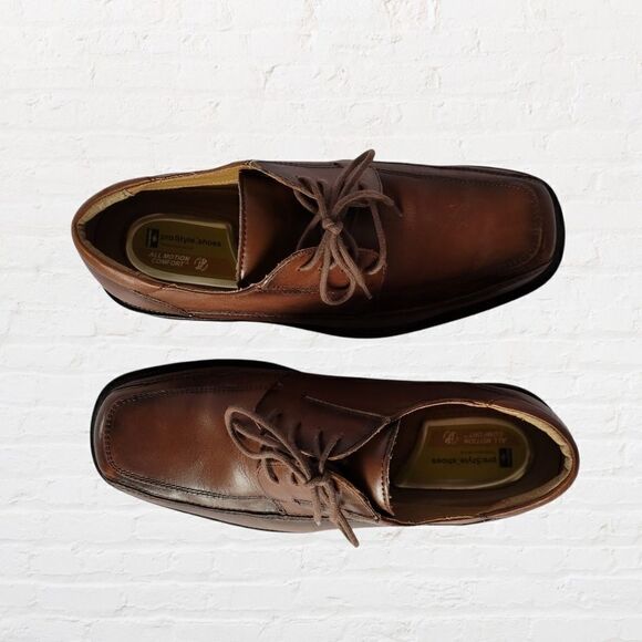 Dockers Men's Size 10 Brown Leather Square Toe Oxfords with Comfort Heels - Picture 2 of 13